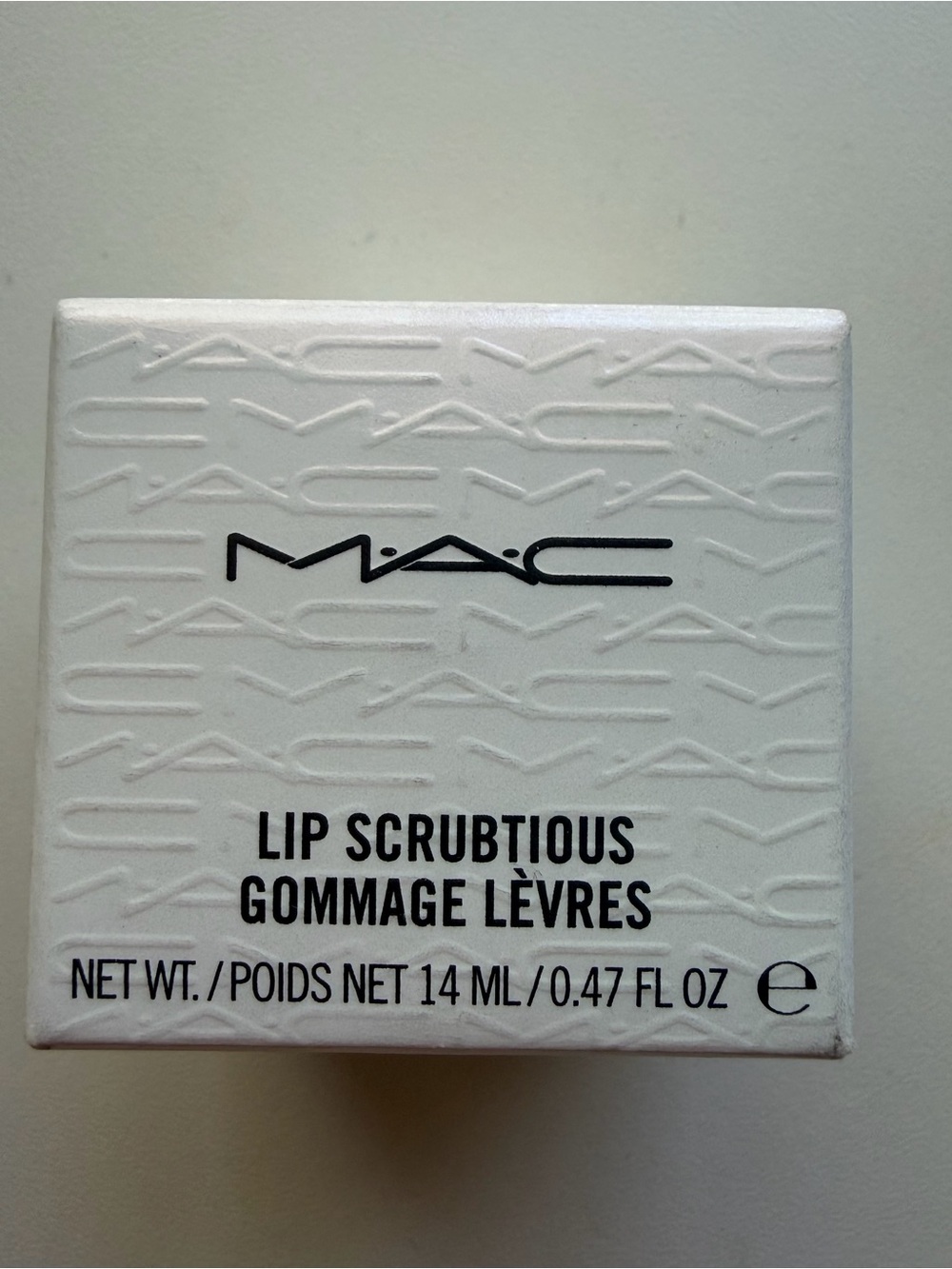 MAC Cosmetics Lip Scrubtious Lip Scrub - White + FREE GIFT